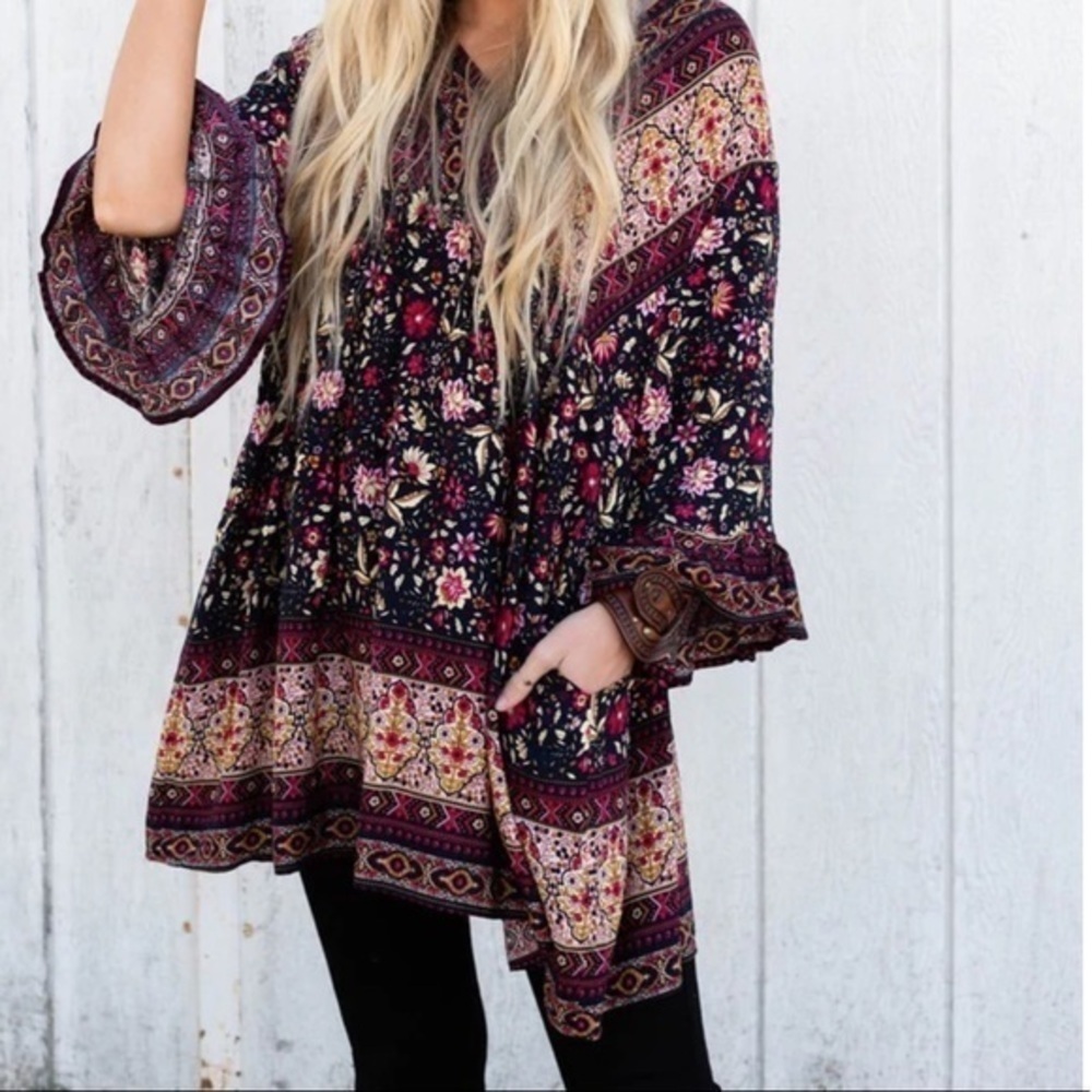 Bohemian V-Neck Floral Tunic Top BRAND NEW